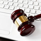 auキャリアなのですが、PayPayでいつも決済をしています。 PayPayはソフトバンクで、ソフトバンクユーザーにお得とよく聞きます。だとすれば、auユーザーはauペイの決済をした方がお得なのでしょうか？