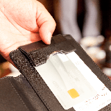 楽天のクレジットカードの楽天カードでの買い物でこういうメールきました。 明細があって、★メール文章に→「あとからリボ払いへ変更できないご利用分」と書いてある 自動リボのショッピング登録してあるから、自動リボになっているのですよね？ 買い物は楽天市場でパソコンの８万円です。