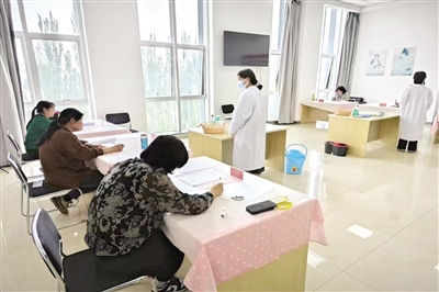 玉泉区零工市场组织家政服务、母婴护理培训、测试。